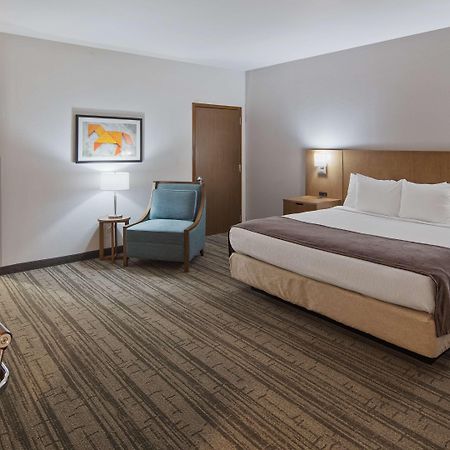 Best Western Green Oaks Inn La Vernia Екстериор снимка