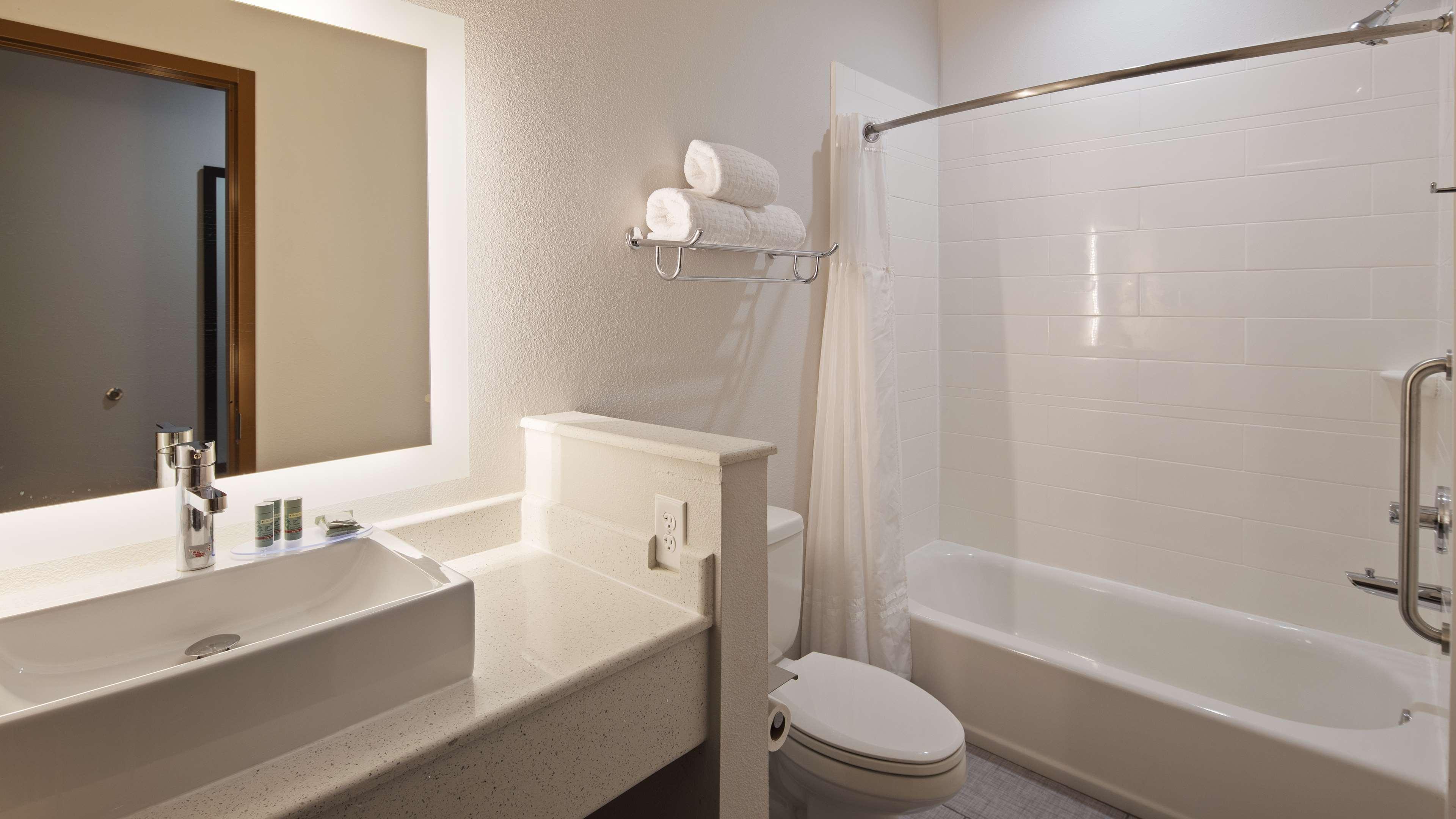 Best Western Green Oaks Inn La Vernia Екстериор снимка