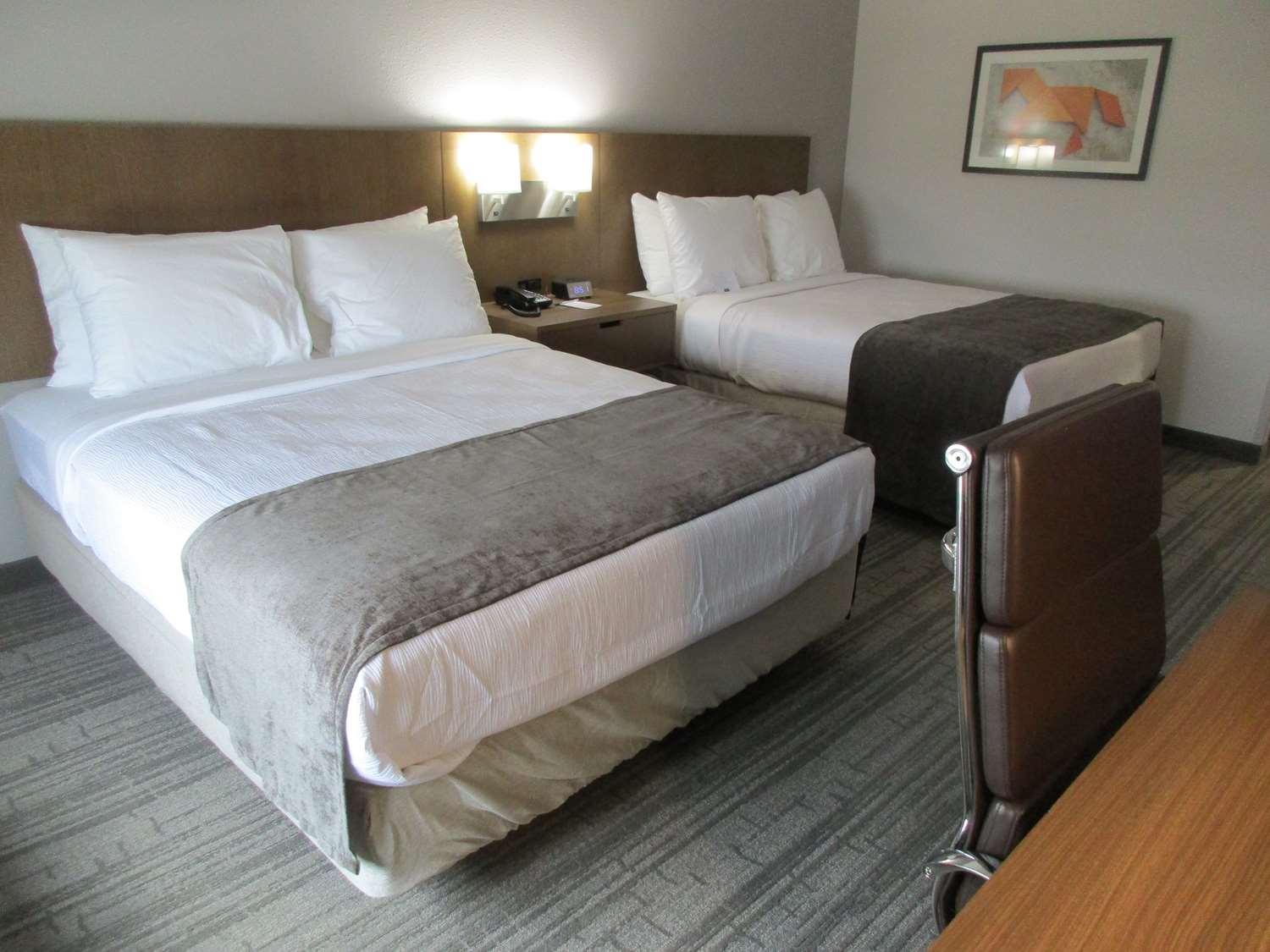Best Western Green Oaks Inn La Vernia Екстериор снимка