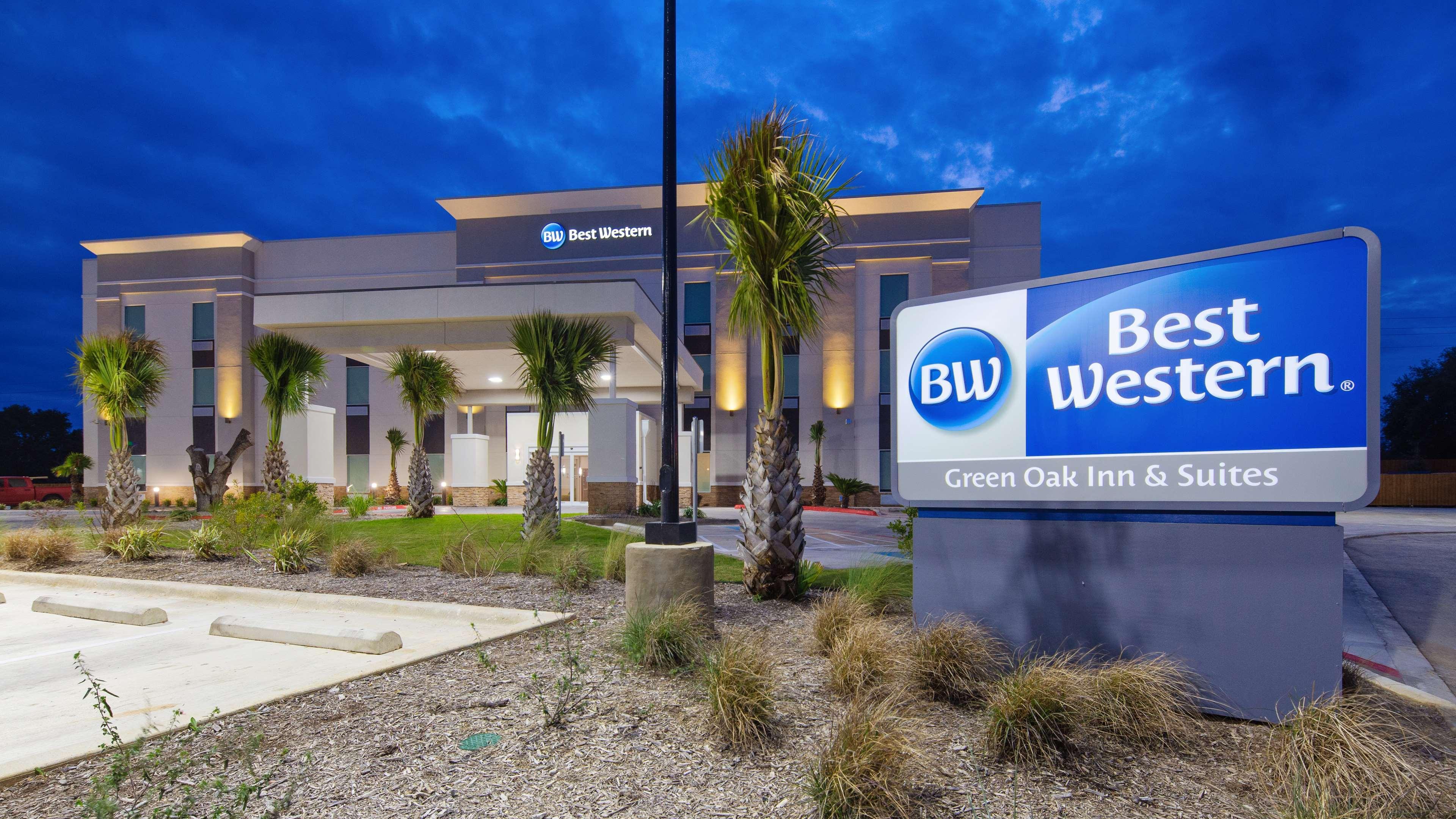 Best Western Green Oaks Inn La Vernia Екстериор снимка