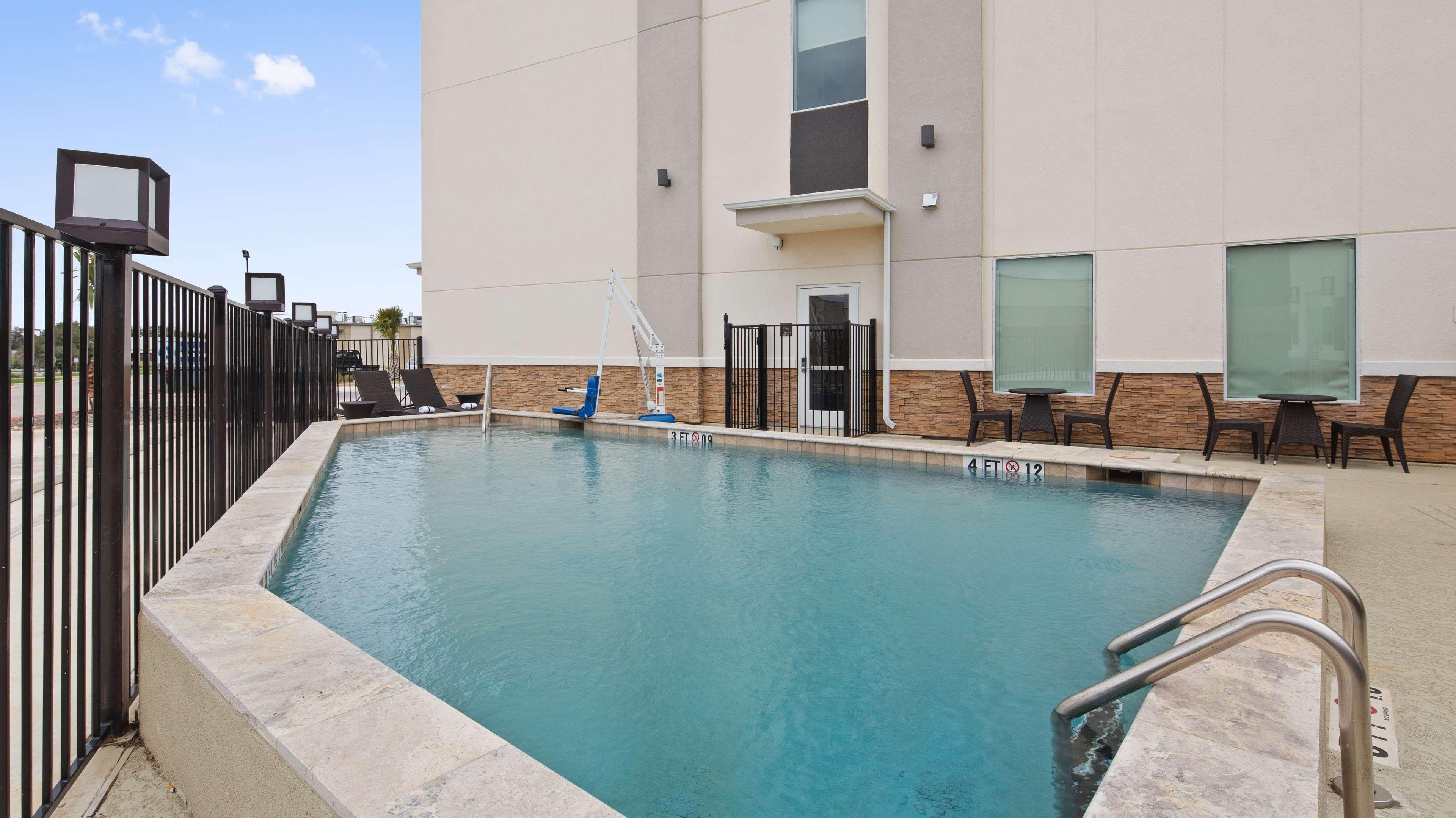 Best Western Green Oaks Inn La Vernia Екстериор снимка