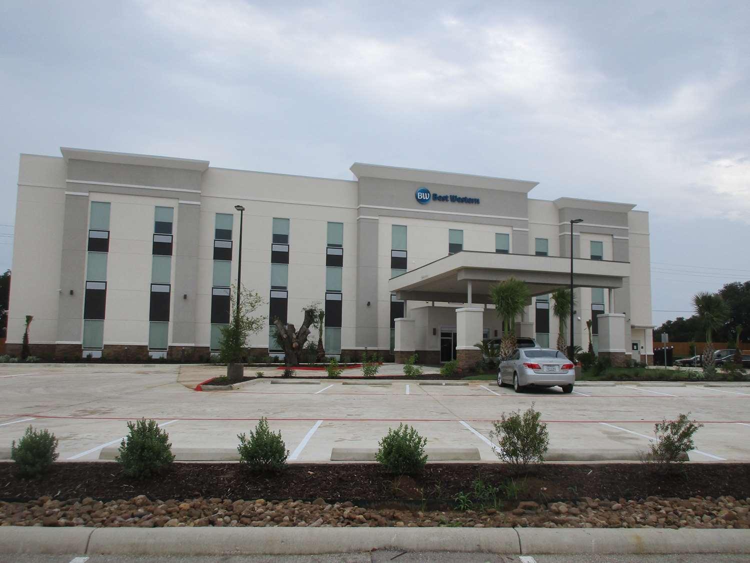Best Western Green Oaks Inn La Vernia Екстериор снимка